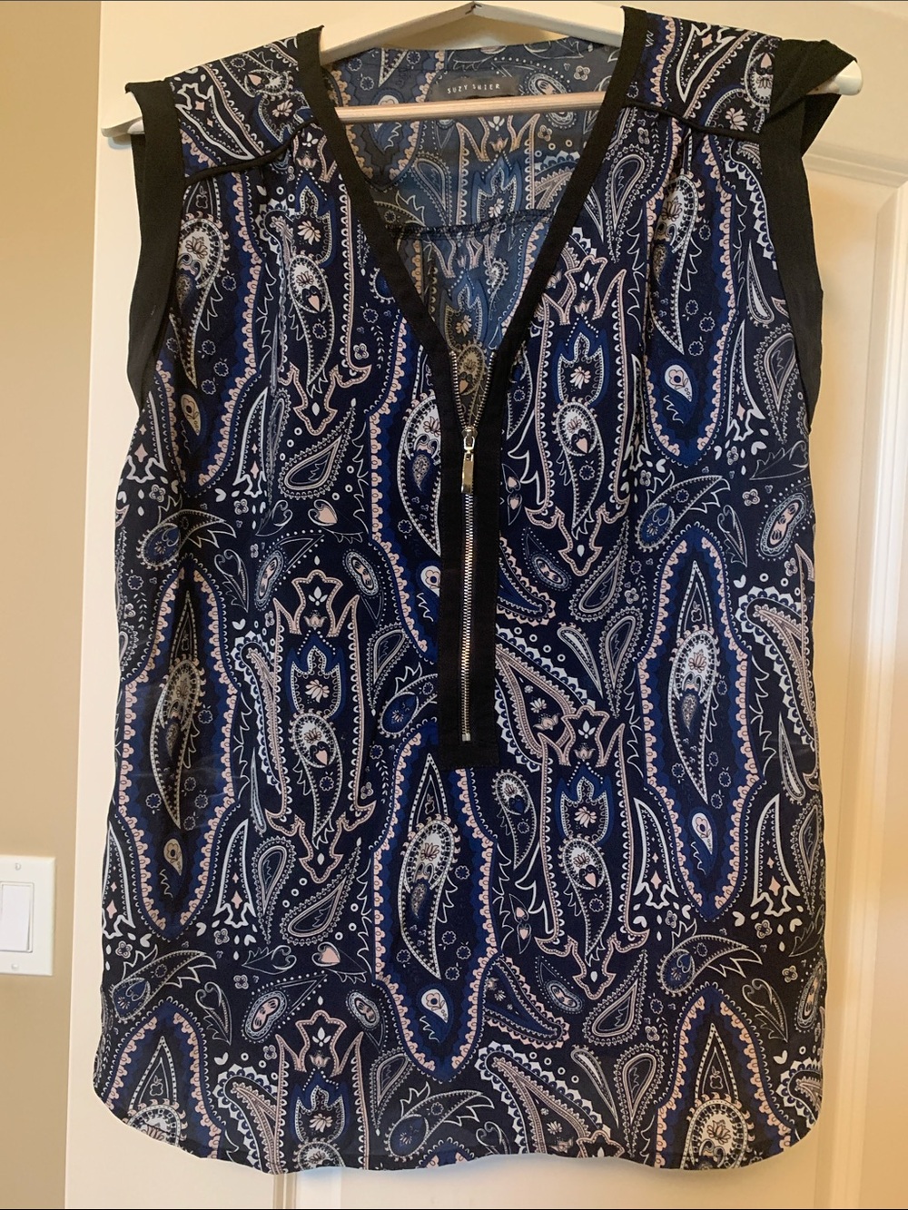 Suzy Shier Navy Paisley Zip-Front Sleeveless Camisole